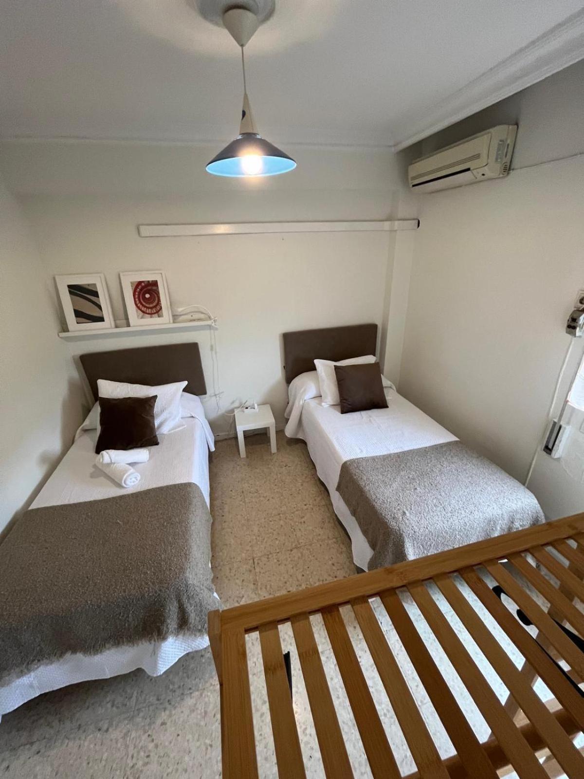 Cozy Apartment Next To Center Севилья Экстерьер фото